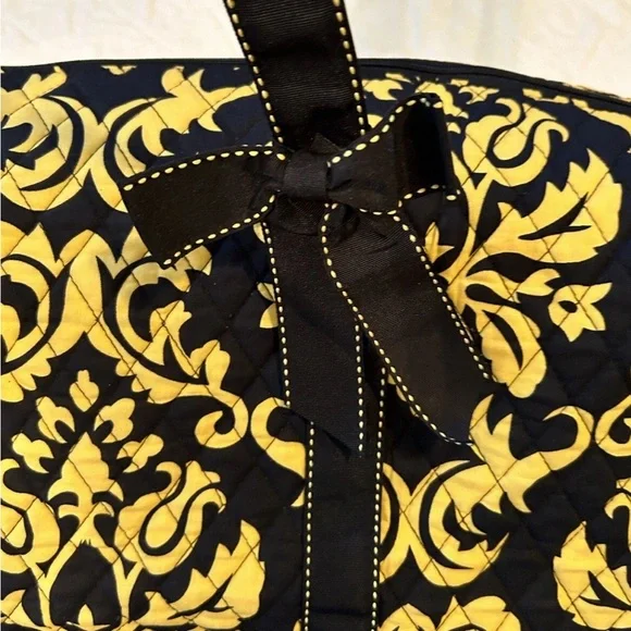 Belvah Quilted Chic Black and Yellow Women's Travel Bag - Picture 4 of 7